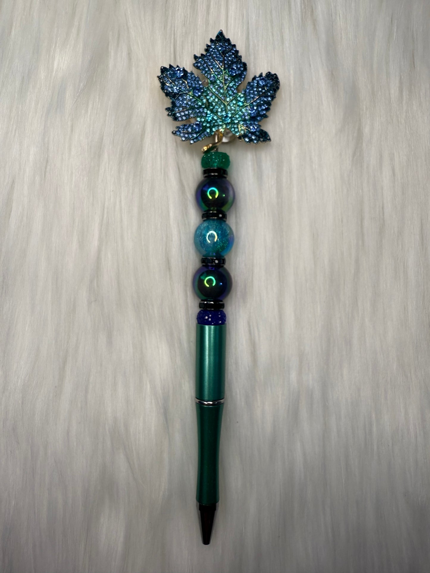 Beaded pen(maple leaf)